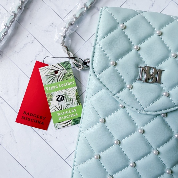 BADGLEY MISCHKA Pearls Phone Crossbody w/ Insert Card Holder - NWT ($79 Retail) - Picture 12 of 14